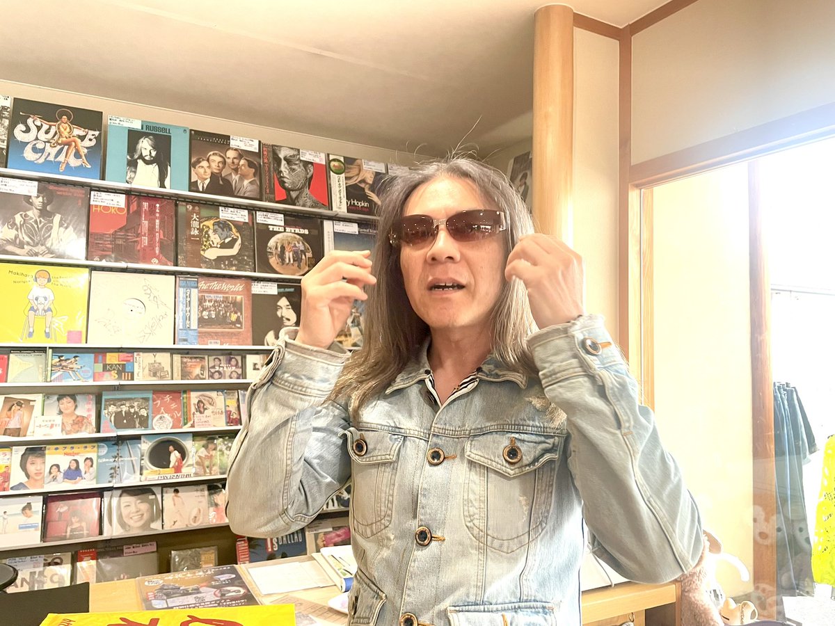 そしてお久しぶりドラマーのあっきーさん
ご来店。先日のライブ500人強の入りで入れなかった人が、暴動を起こした（冗談です）んじゃないかってぐらいの大盛況ってすごいですね。彼が来店されると店内のお客様がちょっとソワソワざわつく感じが
私はとても好きです🤭　
ありがとうございました！