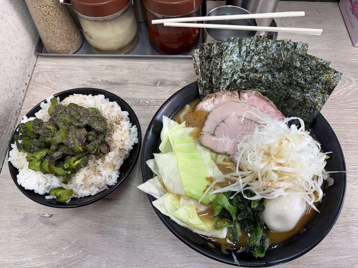 今日のお昼は武双家へ
東京から遊びに来てる塾講師時代の同期がどうしても食べたいとの事だったので開店凸しました🙃
さすがの美味しさでしたね💕︎
今から友達を京都観光に連れていきます