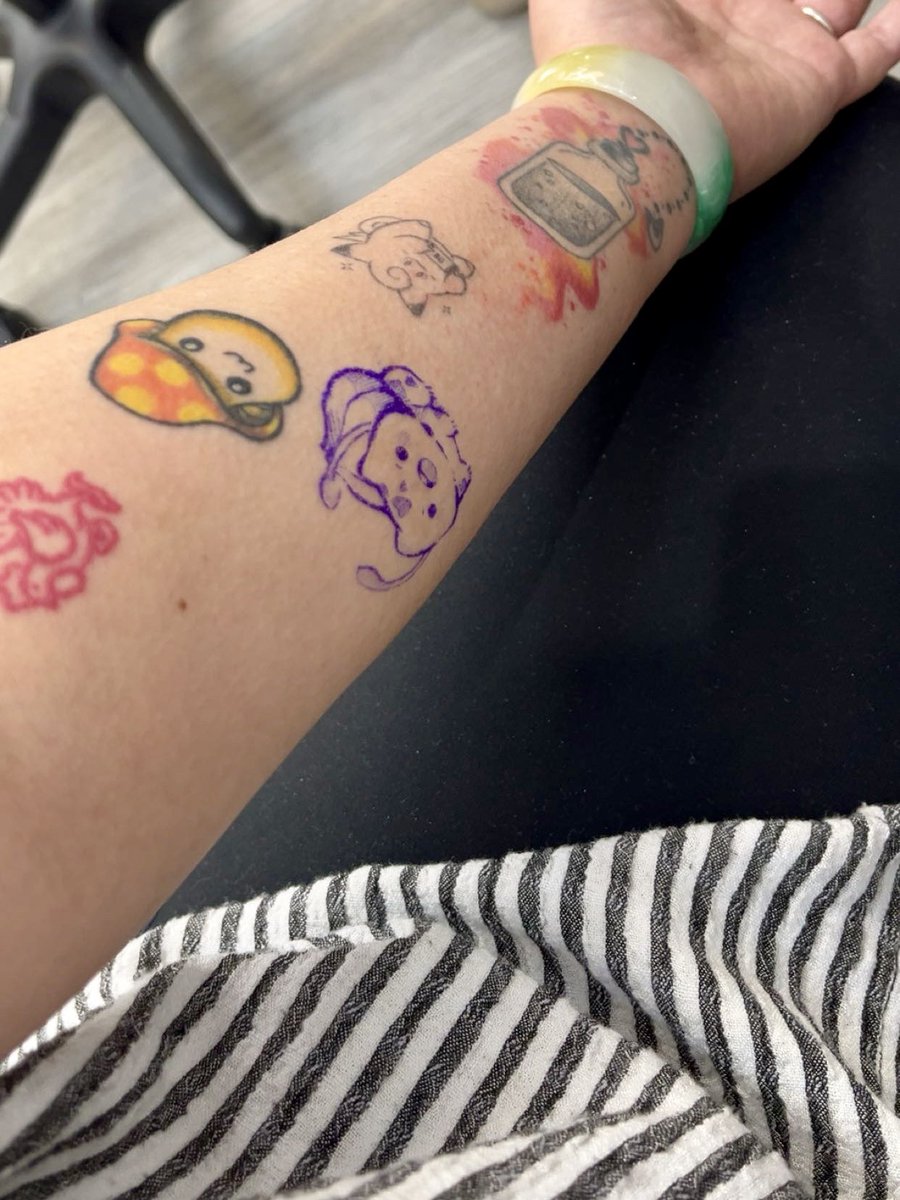 frychickenz's tweet photo. I probably just needed a hug, but instead I got a new tattoo 🥲 https://t.co/jDpD4DC92x