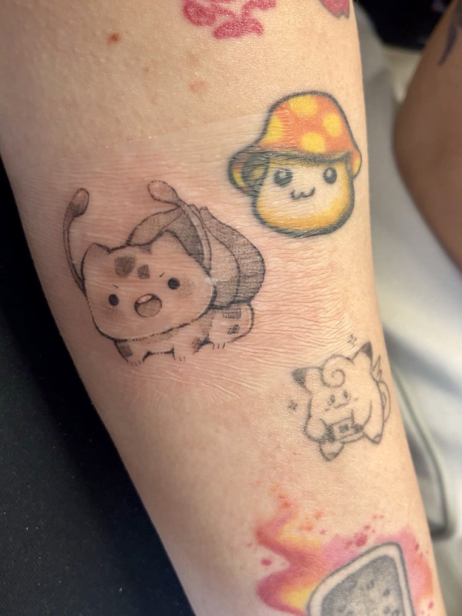 frychickenz's tweet photo. I probably just needed a hug, but instead I got a new tattoo 🥲 https://t.co/jDpD4DC92x