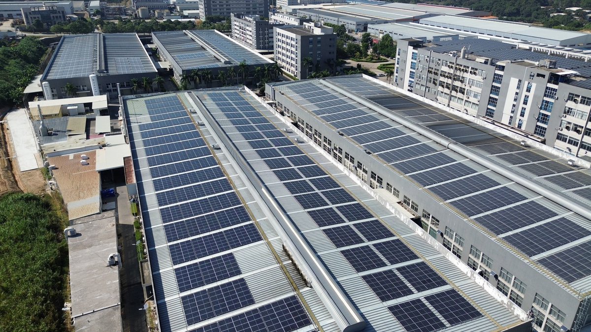 taiyang_345's tweet image. Solar power, scaled for industry 🔋🌞
Rooftop panels generating clean energy for factories, one installation at a time.
#TaiyangElectric #fyp #SolarPower #SustainableFactory #EnergyEfficiency