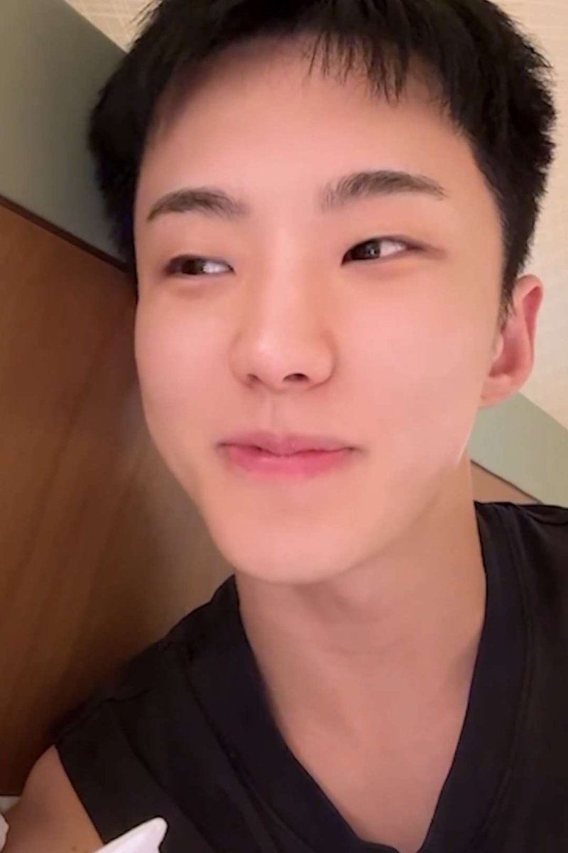 똘히 tweet media