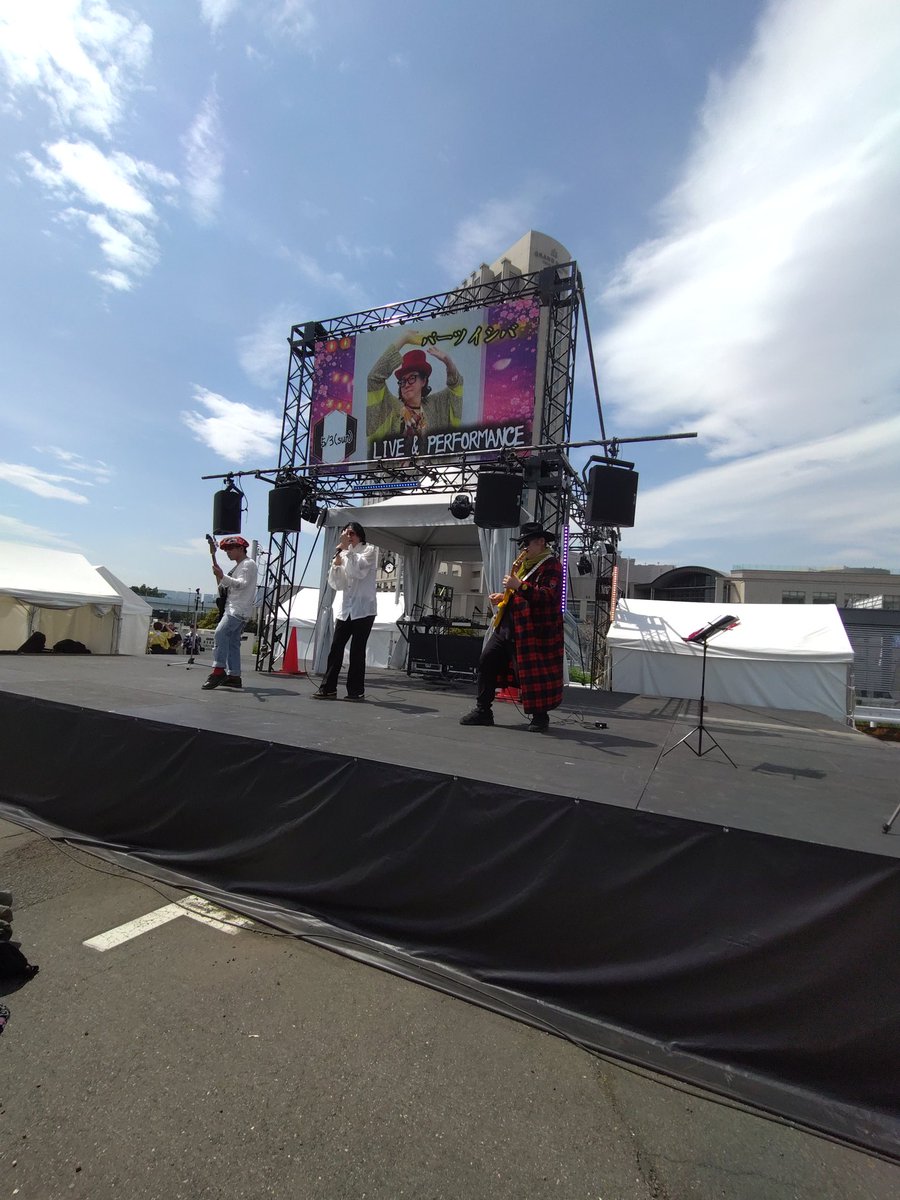 yW3tS71VDyPurA0's tweet image. お台場肉フェス🥩🍗2026
ゴールデンウィーク後半🍀
パーツイシバさんのライブステージ🎤
その3
＃肉フェス
＃アラン　さん
＃パーツイシバ　さん
＃トミーK　さん