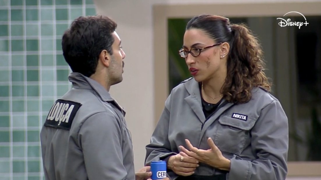 Gente, a fã da Ana Paula Renault tá acusando o João de querer limpar imagem  no jogo hahahah #CasaDoPatrão