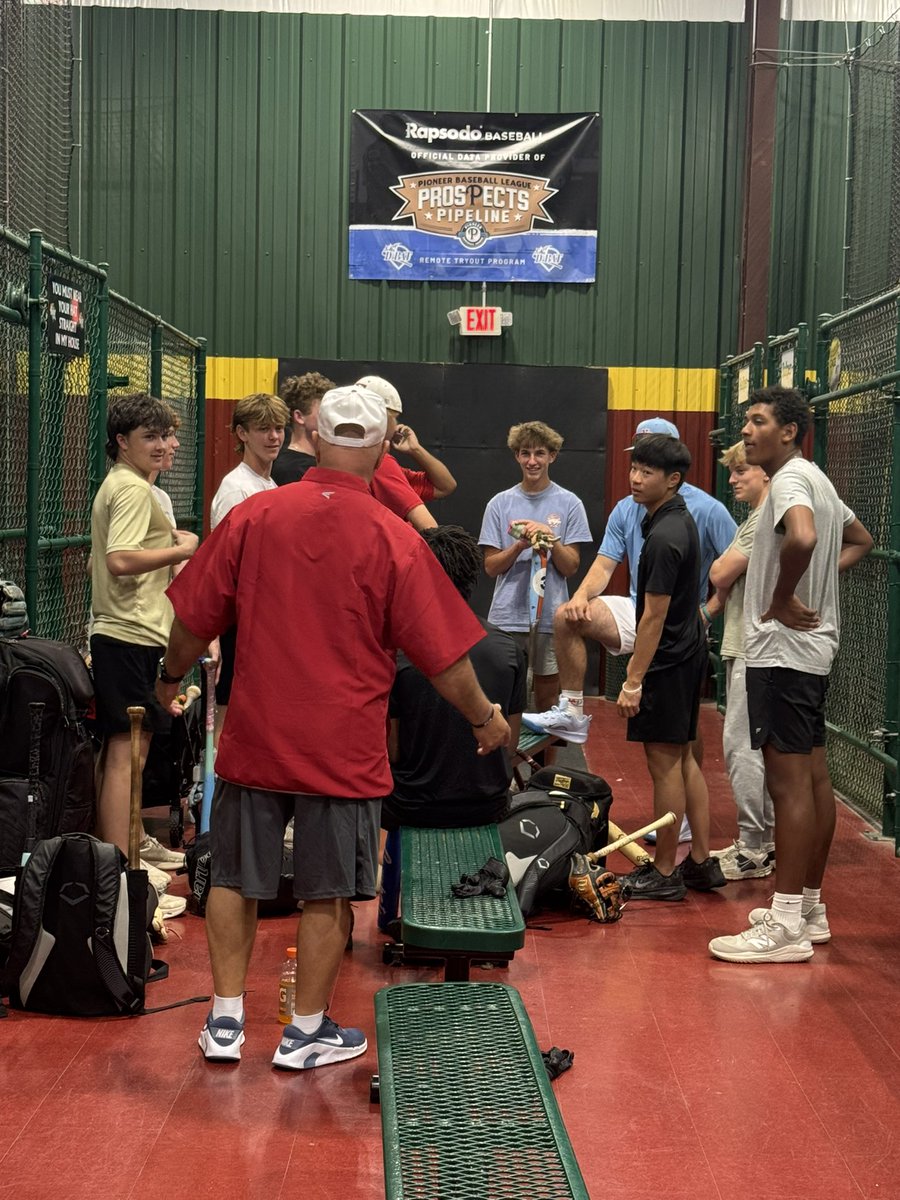 Jace_Akin07's tweet image. Good work today with my showcase team—BP and catching work. Grateful for the opportunity to keep developing.#baseballrecruit #hardwork #Playerdevelopment