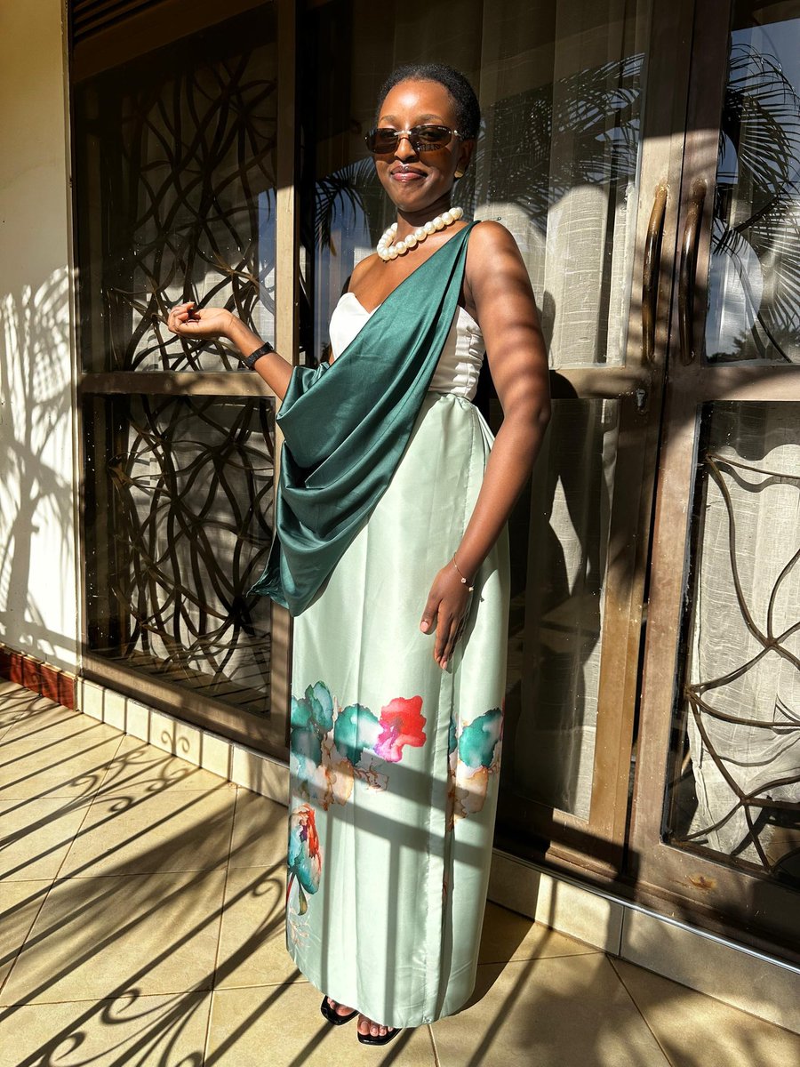 MacqueenKloset's tweet photo. Another reminder that we have Plenty new traditional outfits vailable for Hire/sale
Dm/ Call 0703043203 /0708344113
Location: Shop K17. Mukisa Mall, Ntinda
Kindly, remember to carry your ID for those hiring. 
#mishanana #kuhingira #kukyala  #traditionalattire #Mikolo https://t.co/2CpYTgz65X