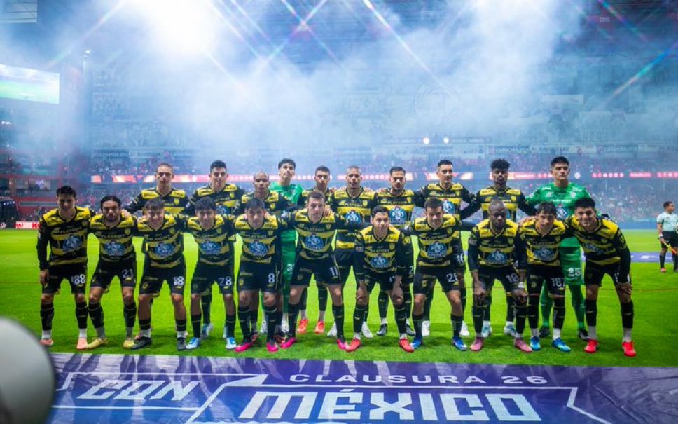 Estos 22, los que fueron a la tribuna y el CT tienen un par de huevos ENORMES.

Mira que ir a la casa del Bicampeón y ganarles con CLARIDAD y quitarles el invicto como locales, es para un equipo valiente.

Confianza y fe para la vuelta. VAMOS 🤍💙