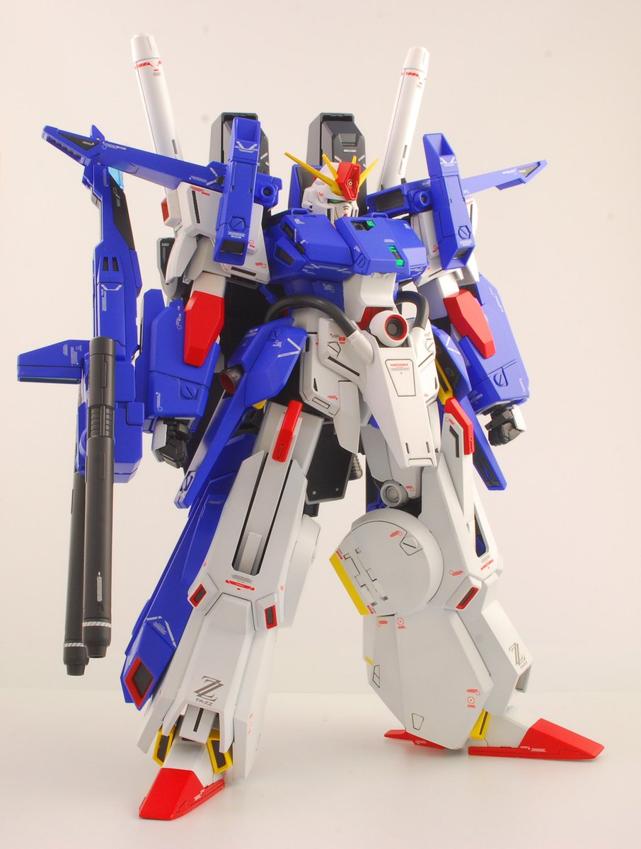 iso_s's tweet image. MG 1/100 フルアーマーZZガンダム Ver.Ka
完成しました。
ハイパーメガキャノンはカッコいいけど、なんか主人公機ぽくなくなるなと思ったのでなしで完成としてます。着膨れ感なく圧倒的な質感で大変満足。
#ガンプラ
 #gunpla