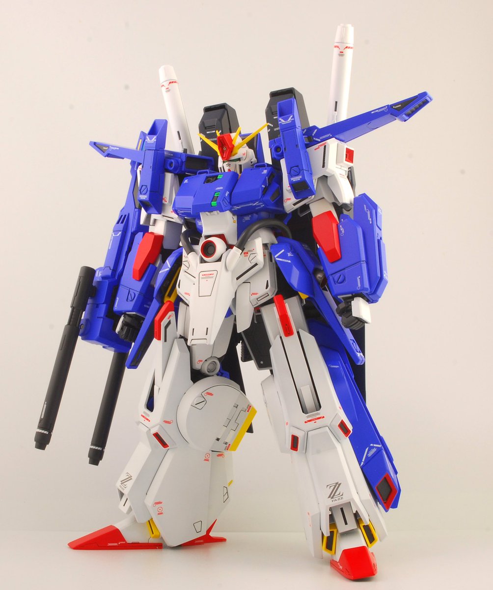 iso_s's tweet image. MG 1/100 フルアーマーZZガンダム Ver.Ka
完成しました。
ハイパーメガキャノンはカッコいいけど、なんか主人公機ぽくなくなるなと思ったのでなしで完成としてます。着膨れ感なく圧倒的な質感で大変満足。
#ガンプラ
 #gunpla