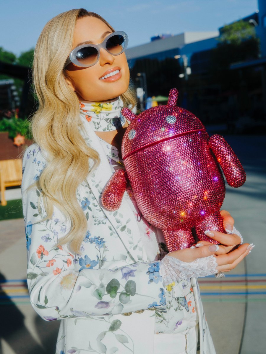 Paris Hilton tweet media