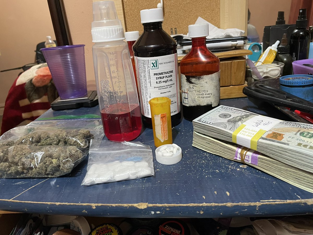 BasedGodRon6's tweet photo. Rx still in abundance, Can’t stop, won’t stop 📲🏃🏽💰 https://t.co/1DFeqCjmqf