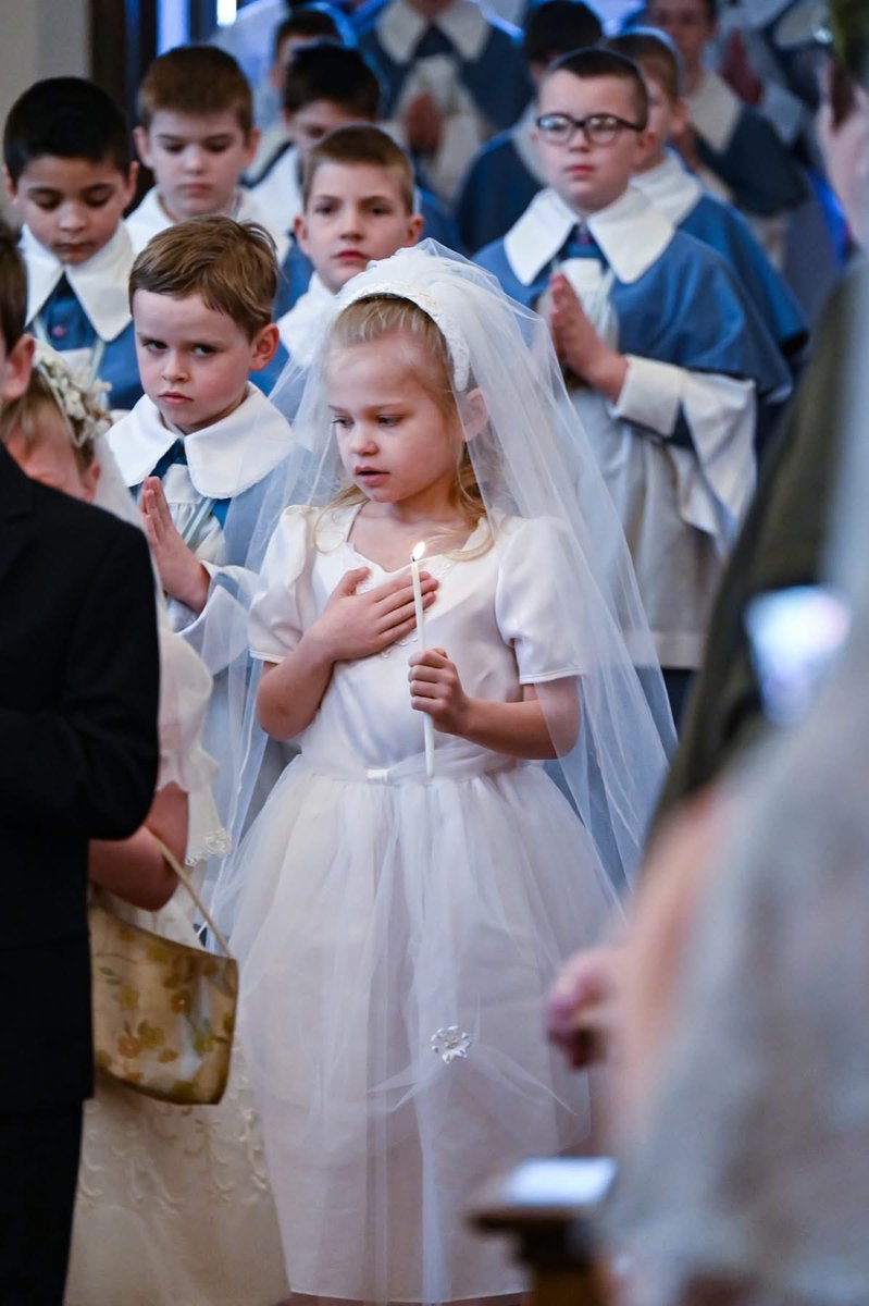 MaryOratory's tweet photo. First Communion Sunday and Triple May Crowning at St. Mary's Oratory 2026 

Many, many more photos on the St. Mary's website: https://t.co/2TmmcboQsV https://t.co/OG182JWwwE