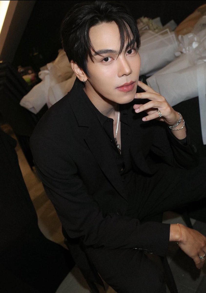lowbat🍁ลิงมู่ตานx39 tweet media
