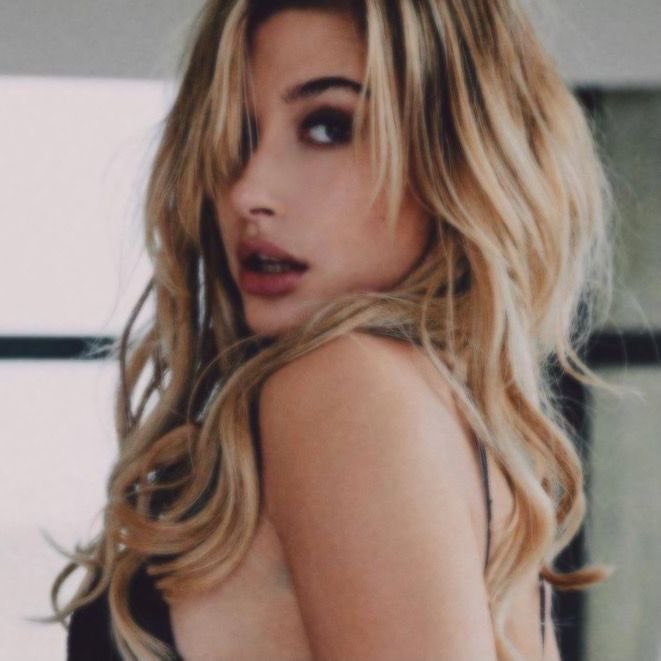 ninafadd's tweet photo. hailey baldwin supremacy https://t.co/sYXayiQtJu