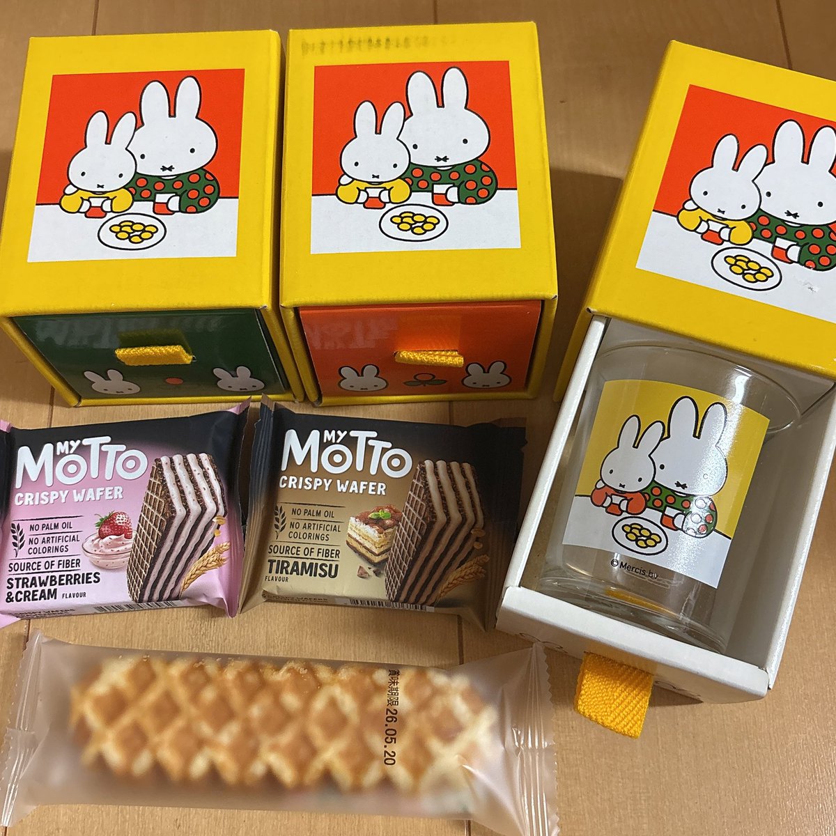 昨日、ずっと行ってみたかった
レコードやさんへ行ってきました！

シナロケのレコードと
hideちゃんのツアーパンフ
ミッフィのグラスなど購入🐰

お店の方がとっても明るくて
楽しい時間でした😆
またお邪魔します✨
ありがとうございました♡
