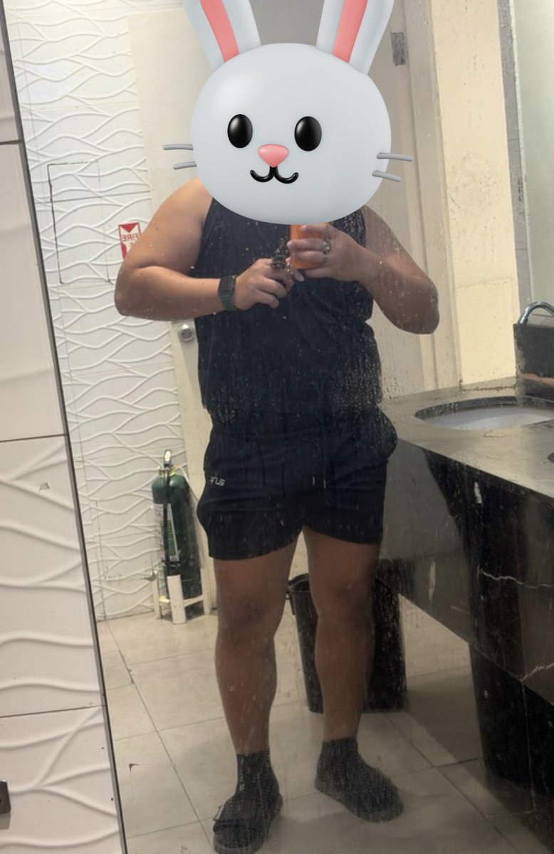rontheposkid's tweet photo. I forced myself na mag grocery today kht I was feeling so ugly and too big and fat

After my breakup, nagpabaya ako lalo

dinaan ko nlng sa fake confidence but deep inside i feel shitty

but i know soon, id be fit again
Sana magawa ko 🙏

Sa mga tropa n yummy jan, tips nman hehe https://t.co/VmEbsNKIBq