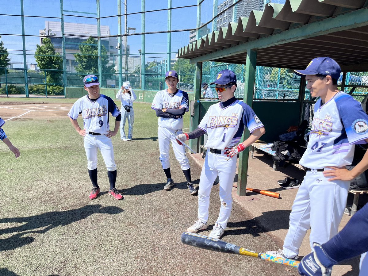 BB_FANGS's tweet photo. 🔥Game Day🔥
🗓️5/2 9:00
🆚Bチーム様 ●5-9
🏟台東SC
【P】中野、中村、川口、藤村ー山田
【三】鈴木
【二】榎本

初回、鈴木の走者一掃適時打で先制。互いに点を取り合い5-5で迎えた4回、相手8番に手痛い一発を浴び再び追いかける展開に。以降は継投で食らいつくも、中盤以降は打線が沈黙し敗戦。 https://t.co/iBoJRaqs0W
