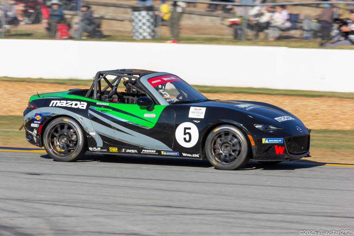 avsfan2129's tweet photo. Mazda MX5 Cup action #IMSA #PetitLeMans https://t.co/0aMhmvyRjj