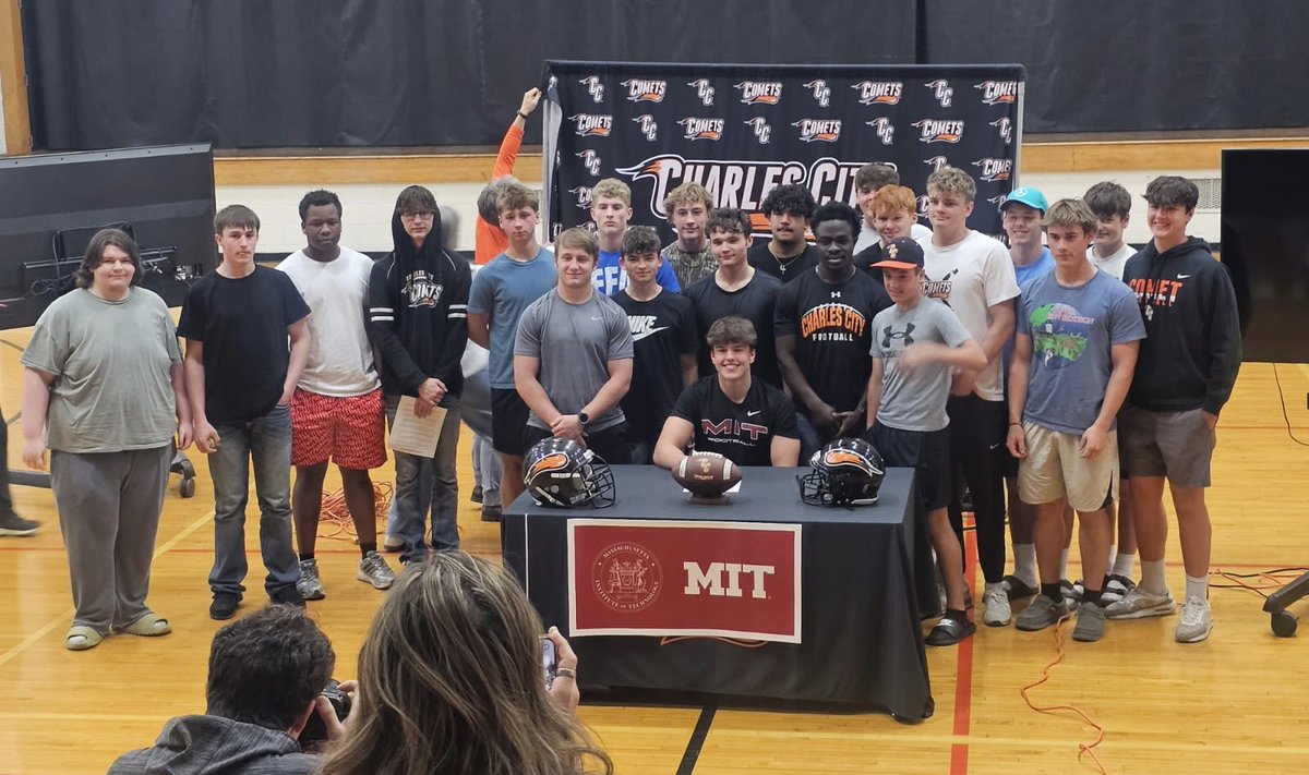 CCCometFootball's tweet photo. We finalized our spring meeting with @bennetthansen26 signing his commitment to attend and play football for the Massachusetts Institute of Technology (MIT). Congrats to Bennett and his family! https://t.co/p6xhXr86w1