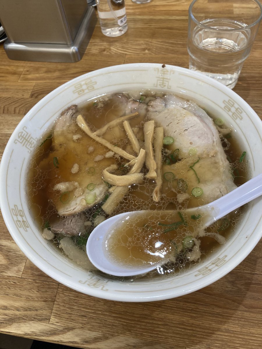 ichirin28's tweet photo. 本日は尾道で中華そば🍜
「朱」
優しいお味で良きv
#中華そば https://t.co/xJsAweBEwz