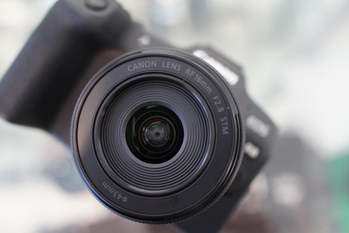 RF16mm F2.8 STM