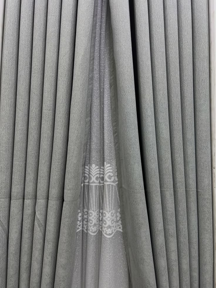 VICKY -CURTAINS & CARPETS tweet media