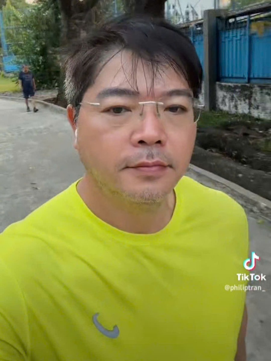 Thích trung niên Thẳng tweet media