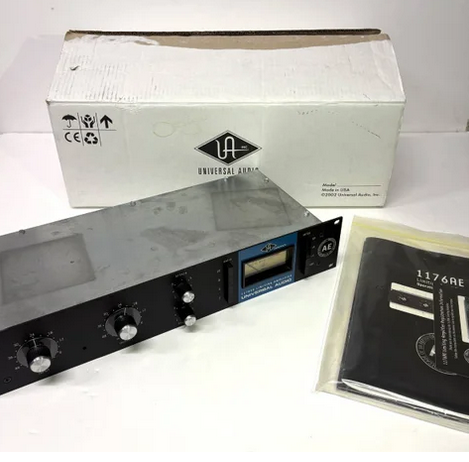 1484shibuya's tweet image. 【中古】UNIVERSAL AUDIO / 1176AE 【渋谷店】
Universal Audio復活10周年+1176の40周年を記念して作られた世界限定500台の生産となっており、発売当時日本に割り当てられたのは僅か80台と言われているレアモデルが入荷。

モデメーター周りのブルーラインが象徴的！
＃コンプ　＃USED