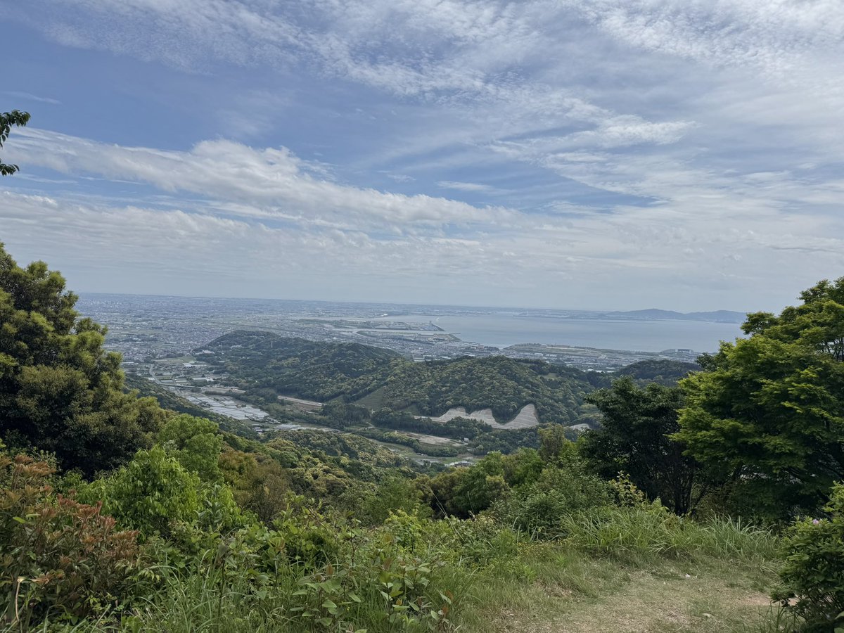 0502_ot's tweet photo. 会社のひととやまのぼている https://t.co/I90v15lEtD