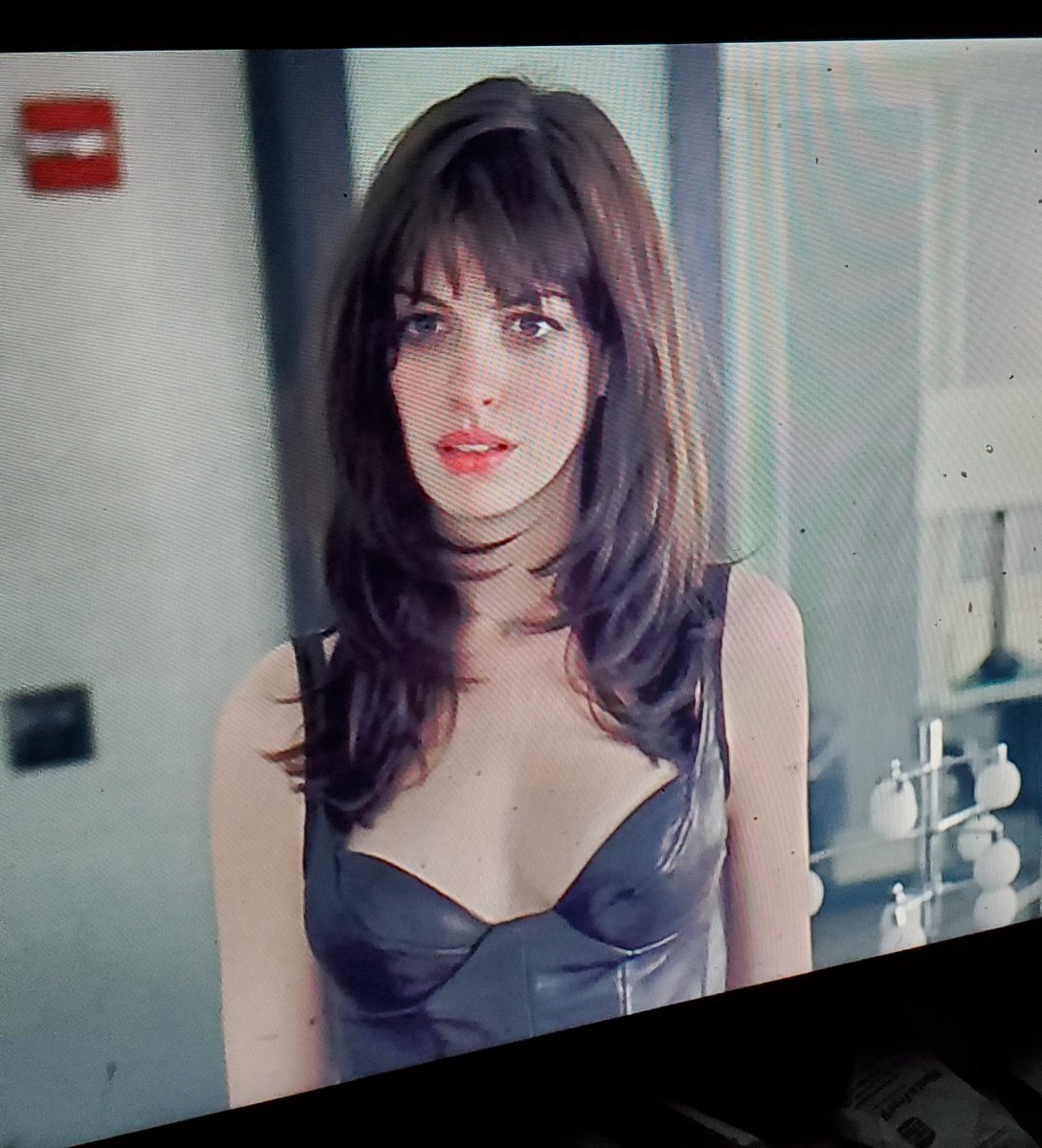 epsquid's tweet photo. #AndySachs just cheated on her boyfriend 
#DevilWearsPrada https://t.co/mAqamvBYR1
