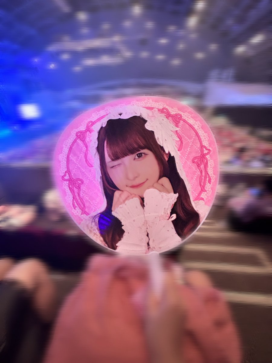 りか tweet media