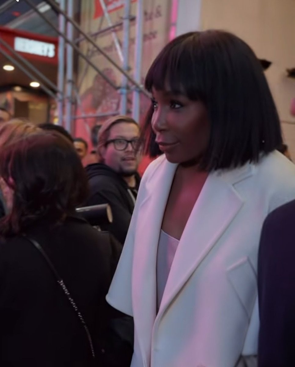 GiggleVibes247's tweet image. Serena Williams and her husband along with Venus Williams and her husband spotted in New York #serenawilliams #reels #fashion #metgala
