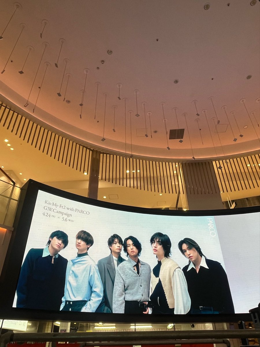 ___323sk's tweet photo. 心斎橋PARCO幸せ空間すぎて一日中ずっといた、、
15周年おめでとう💐🤍 https://t.co/mNhYUMKsPl