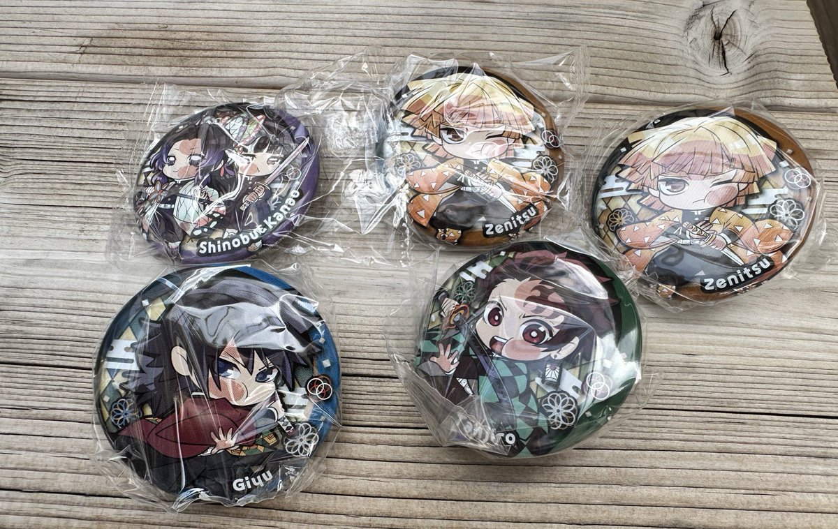 交換】鬼滅の刃 ぴた！でふぉめ 無限城編 缶バッジ 〈譲〉☆冨岡義勇