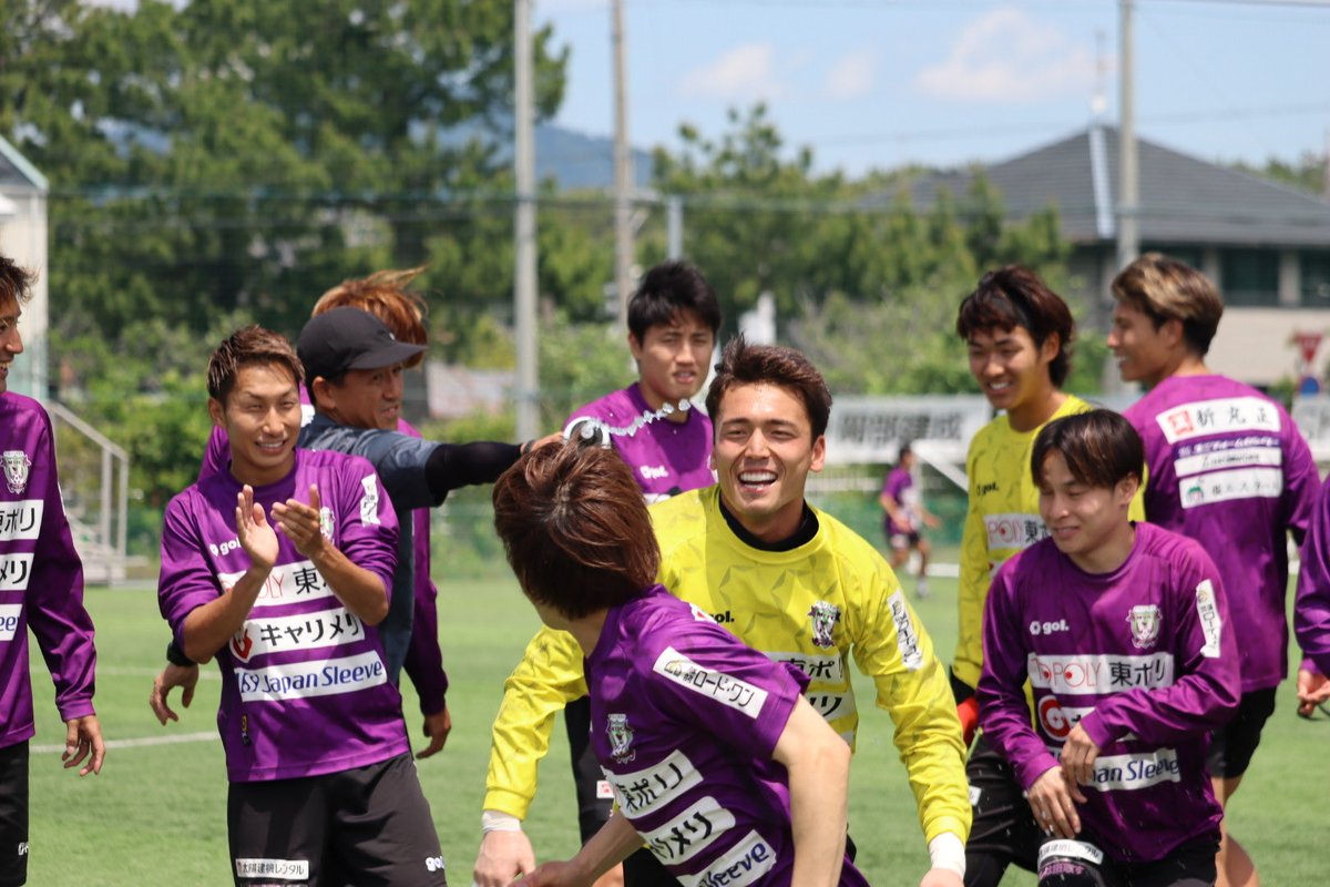 fujiedamyfc_pr's tweet photo. 良い1年にしましょう🎊
誕生日おめでとうございます！

#ジョーンズレイ
#藤枝MYFC https://t.co/bHZEbp3rnq