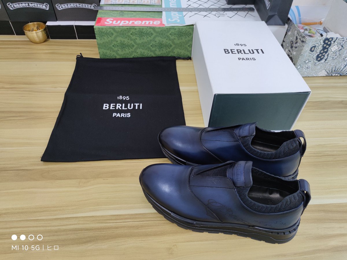 bs160516's tweet image. 出荷します!~
#売ります 
#LouisVuitton 
#CHROMEHEARTS 
#Supreme 
#Nike 
#Dior 
#Balenciaga 
#LOEWE 
#Gucci 
#ゴローズ