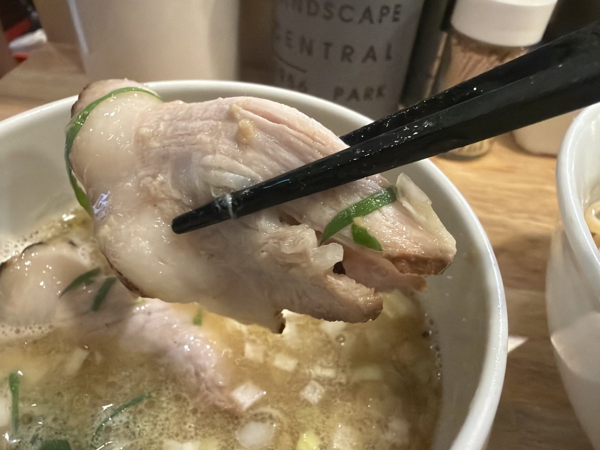 孤高のスナイパー tweet media