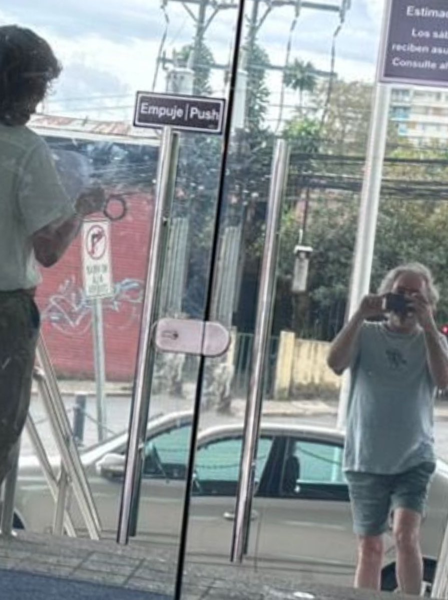 A mi no me engañan, este es el hijo del nefasto Leo Garnier