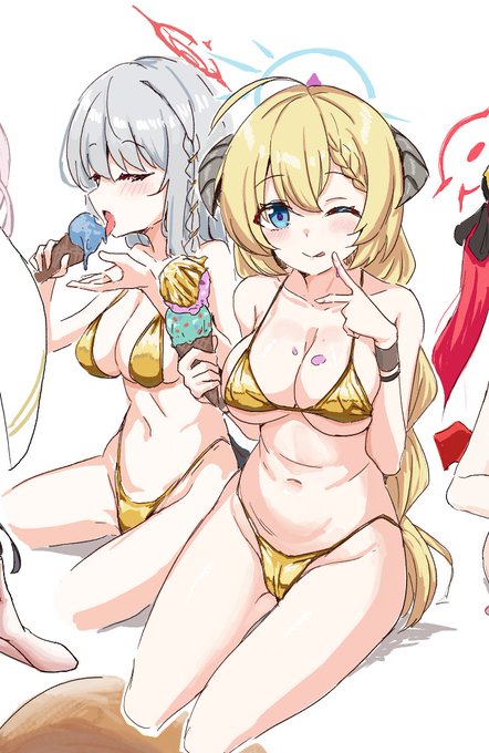 再掲!金ビキニ 