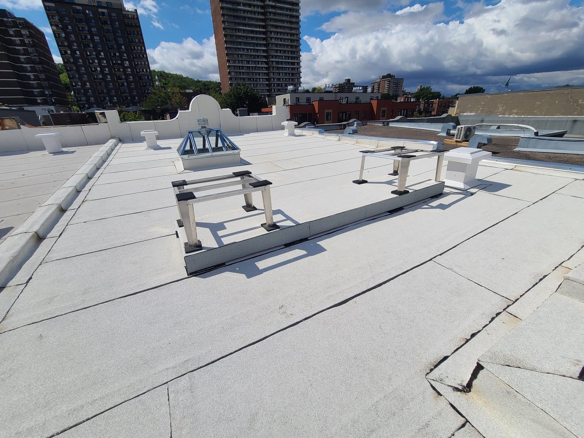 ToituresPro's tweet photo. 1/3

Did Winter Damage Your Flat Roof? ❄️🏠

Freeze-thaw cycles in Montreal are brutal on flat roofs. Here are 5 signs winter may have caused damage: https://t.co/lGzRsyqEks
