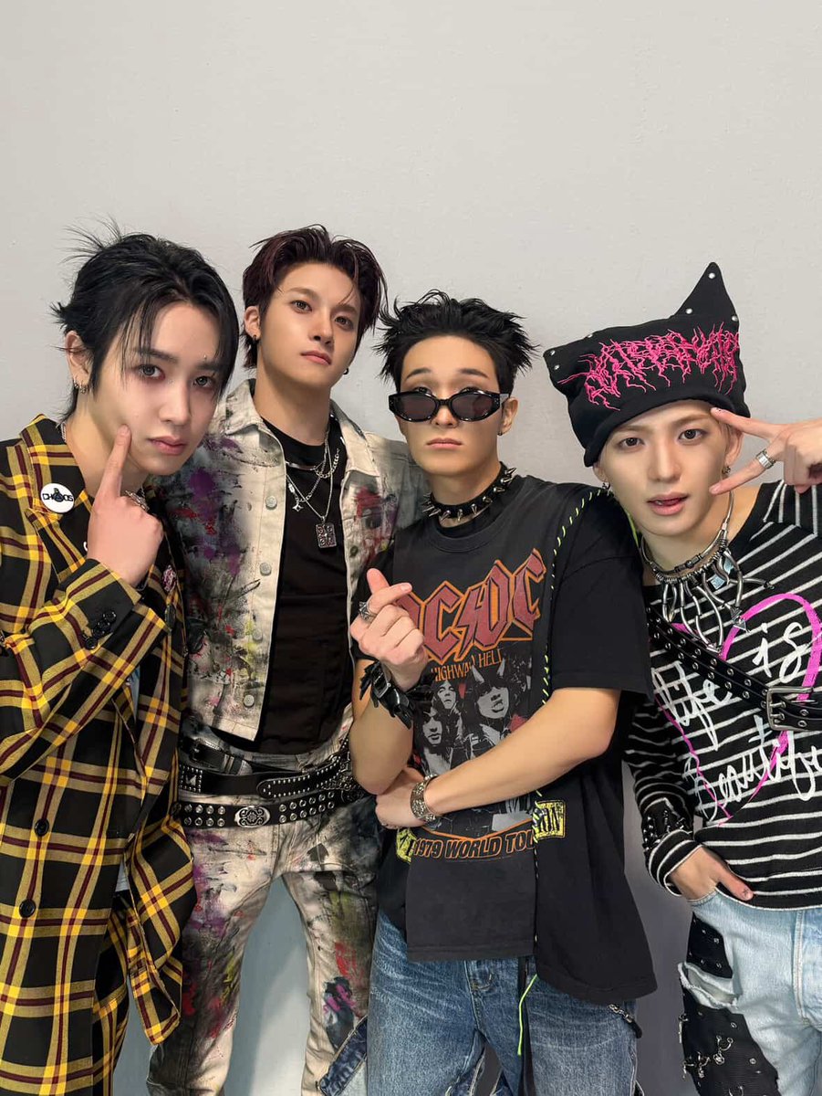 su 合★꩜ tweet media