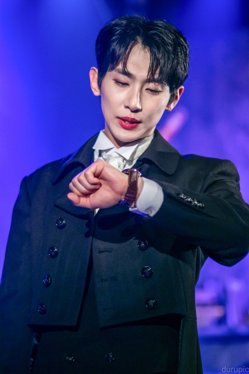 durupic's tweet photo. 260503 #헤르츠클란 
장면시연 제2장 만남
싱클레어 | 정재환 배우님 https://t.co/2slViEiRh9