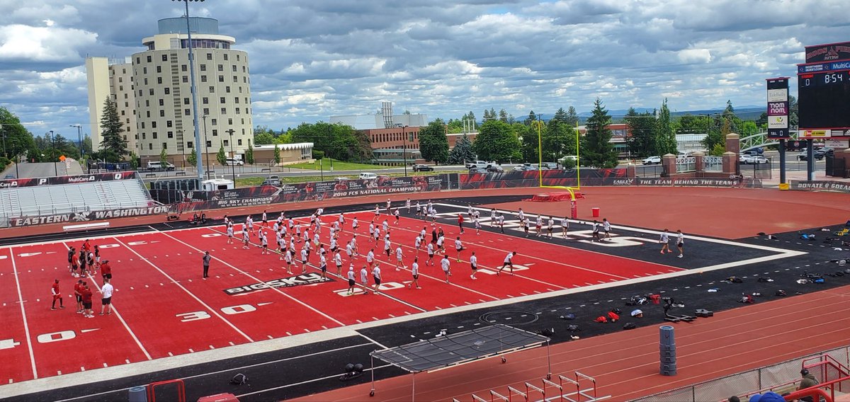BlakeWpearson's tweet photo. Thank you @EWUFootball and Coach @Coach_TMACK/@CoachAnderson_M For have me and my dad out this weekend had a great time and love the energy #GOEAGLES https://t.co/0KnAt1rA0k