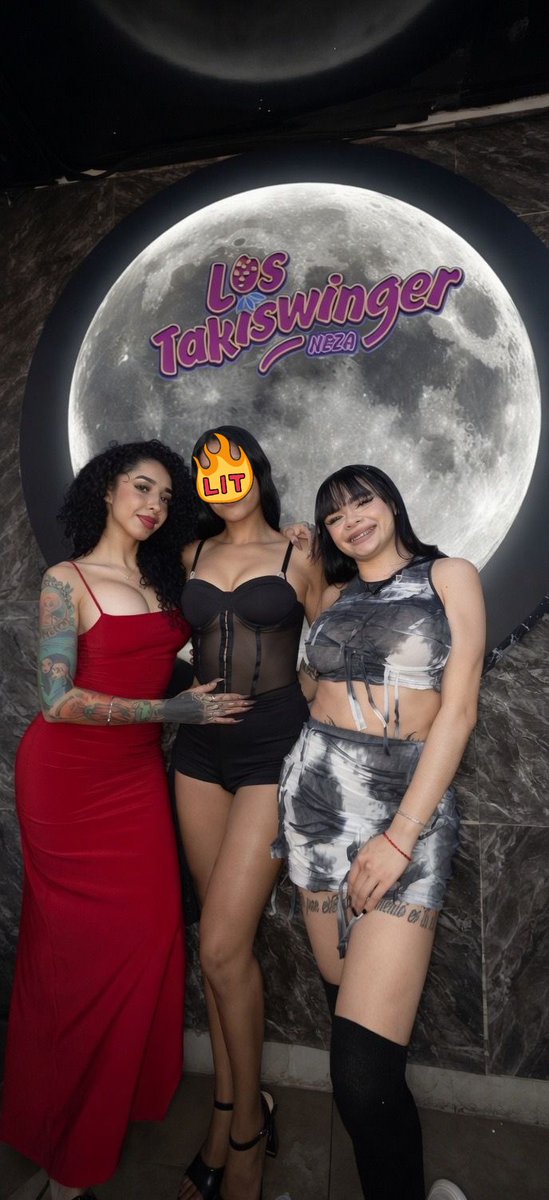 sexygirlneza tweet media