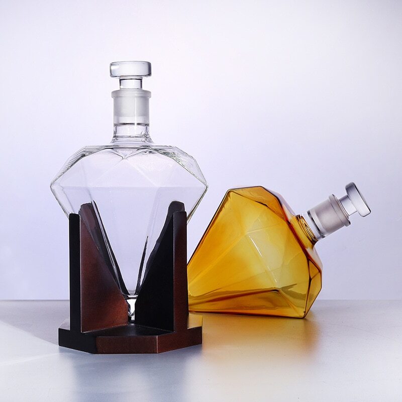 UnicunShop's tweet image. Unwind after a long day with a touch of luxury. Whether it's a quiet evening or hosting friends, our Diamond-Shaped Liquor Decanter adds timeless elegance to your home bar experience. Elevate your ritual today. ✨

unicun.com/product/diamon…

#HomeDecor #LuxuryLiving #CocktailHour
