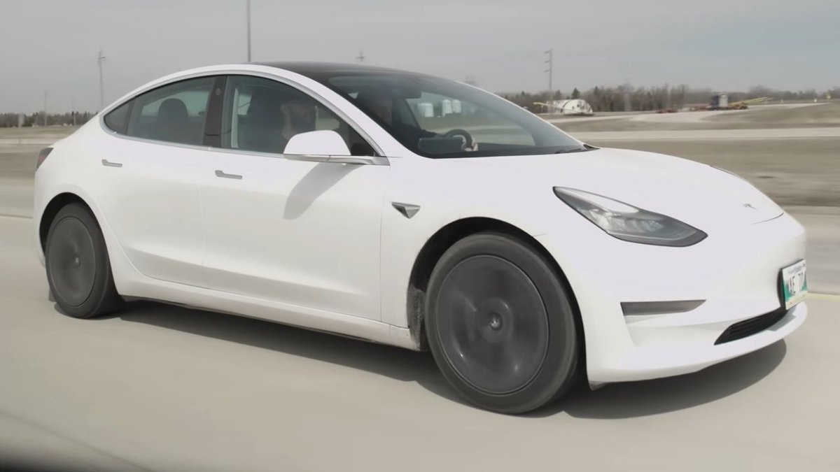 foroelectricos's tweet image. ¿600.000 km y sigue dando guerra? 🔋💨

Este Tesla Model 3 de 2019 tiene tras más de medio millón de km:

✅ Batería original
📉 34% de pérdida
📍 222 km de autonomía real a 110 km/h

¿Llegaría tu coche actual a esa cifra? 👇

#Tesla