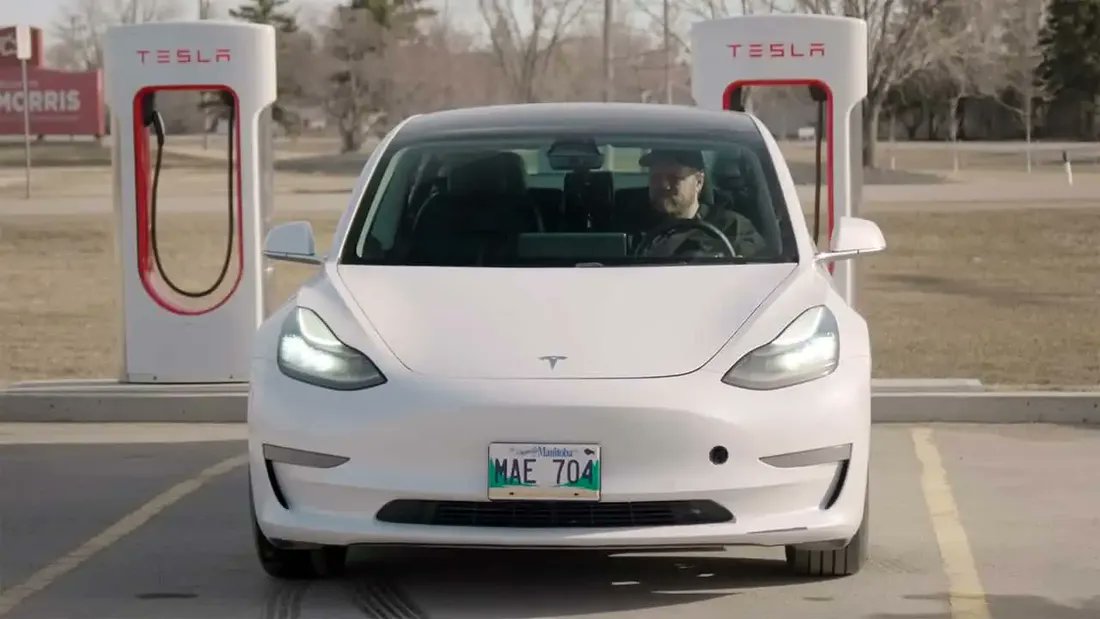 foroelectricos's tweet image. ¿600.000 km y sigue dando guerra? 🔋💨

Este Tesla Model 3 de 2019 tiene tras más de medio millón de km:

✅ Batería original
📉 34% de pérdida
📍 222 km de autonomía real a 110 km/h

¿Llegaría tu coche actual a esa cifra? 👇

#Tesla