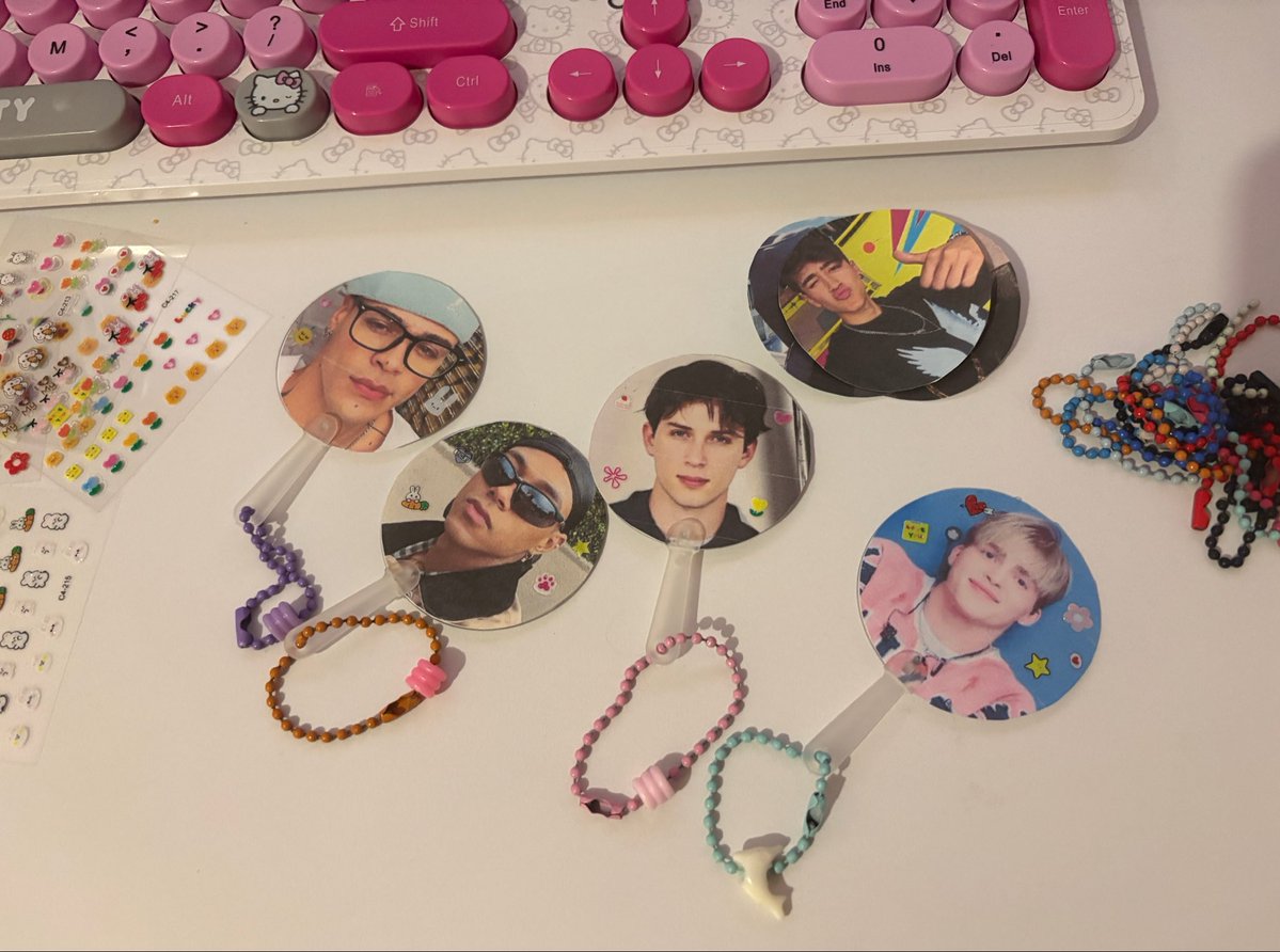 comenzando freebies para el pop up y el emblema😇