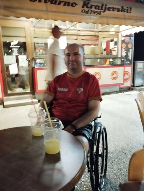 Pomozimo Aleksandru tweet media