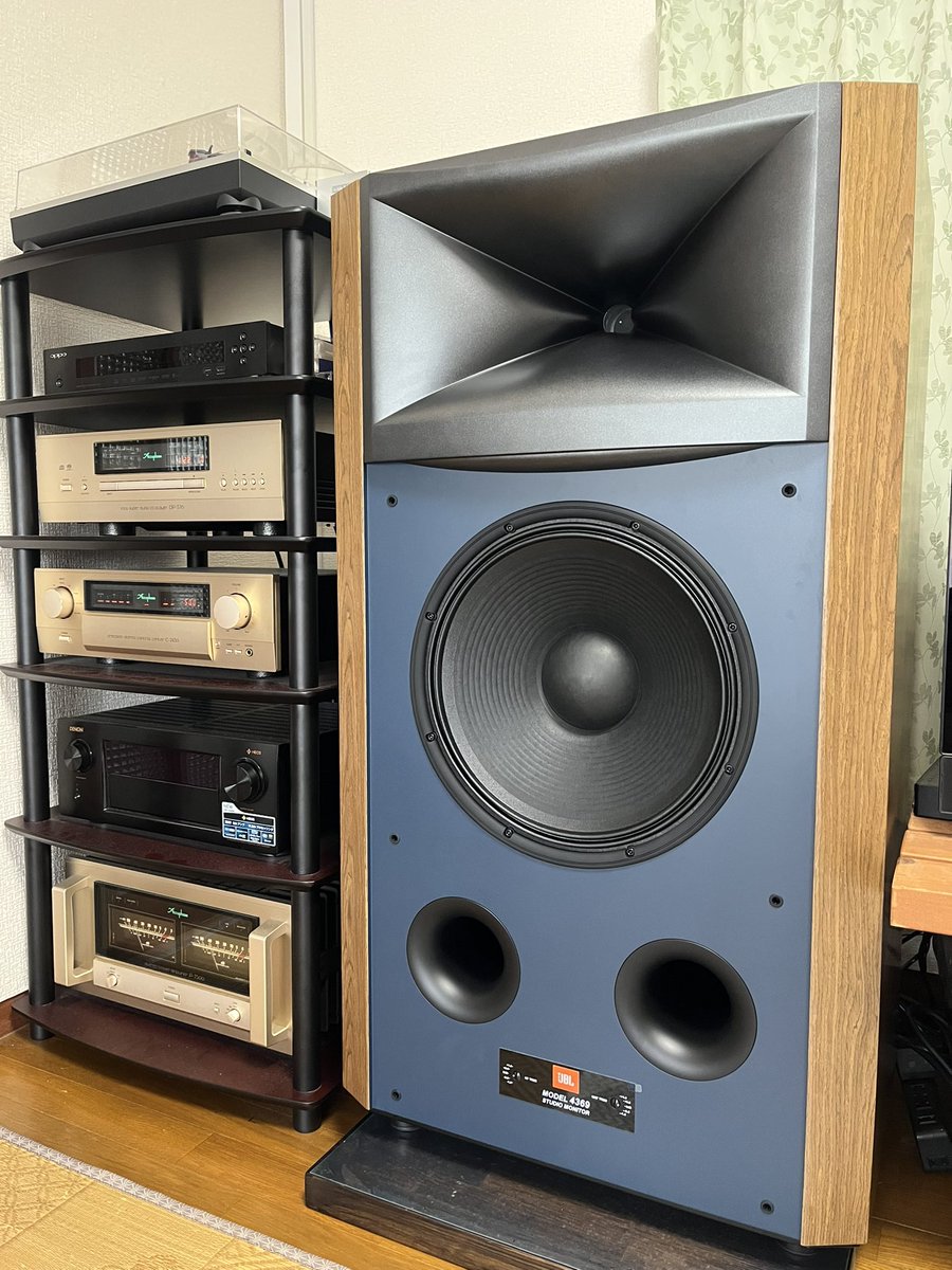 MAXAUDIO_F_koga's tweet photo. 話題の新製品「JBL/4369」を納品させて頂きました🔥
先日の福岡フェアでも沢山お問合せを頂きましたが、旧モデルの4367と比べると別格⁈と言うぐらい音がグレードアップしていますね😳

#JBL
#accuphase
#mcintosh
#esoteric
#maxaudio 
#マックスオーディオ
#福岡
#中古オーディオ
#vinyl
#レコード https://t.co/px5vytm6P8